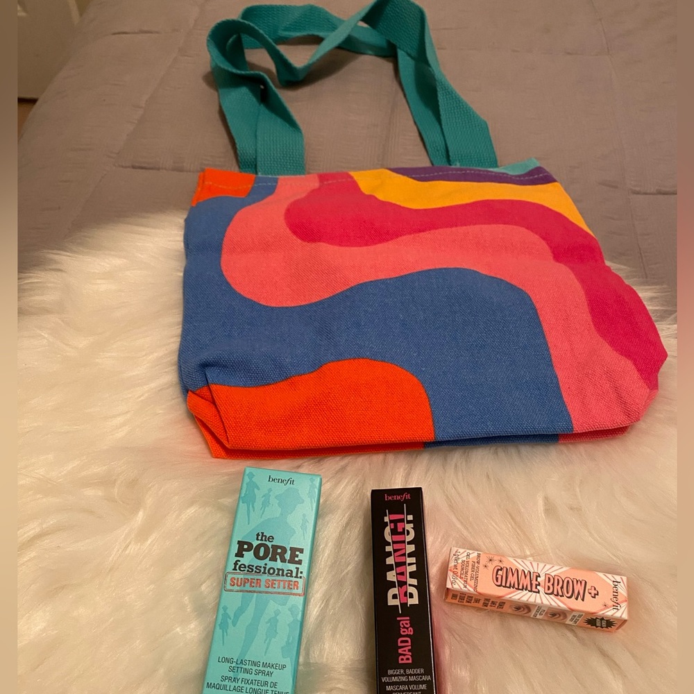 Brand new Benefit Cosmetics makeup samples with free mini tote and headband